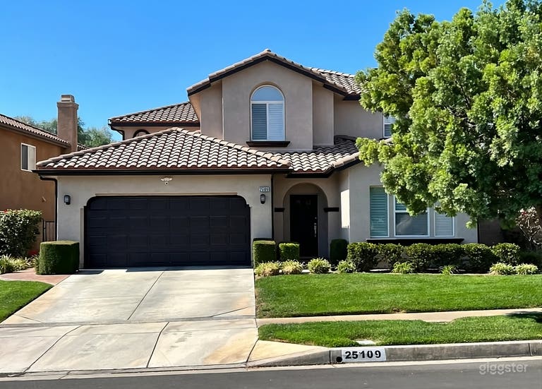  Charming Covered Backyard Patio 