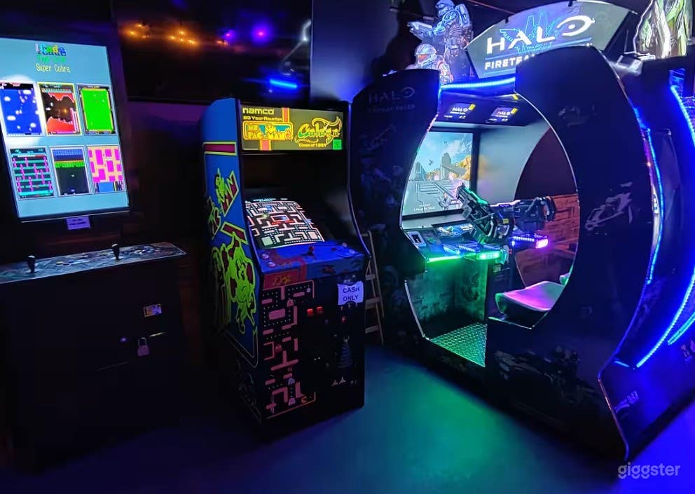 Gameroom and Bar in Brooklyn Photo 1