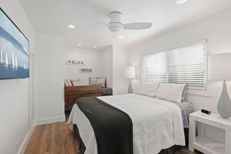  Downstairs Queen bedroom 