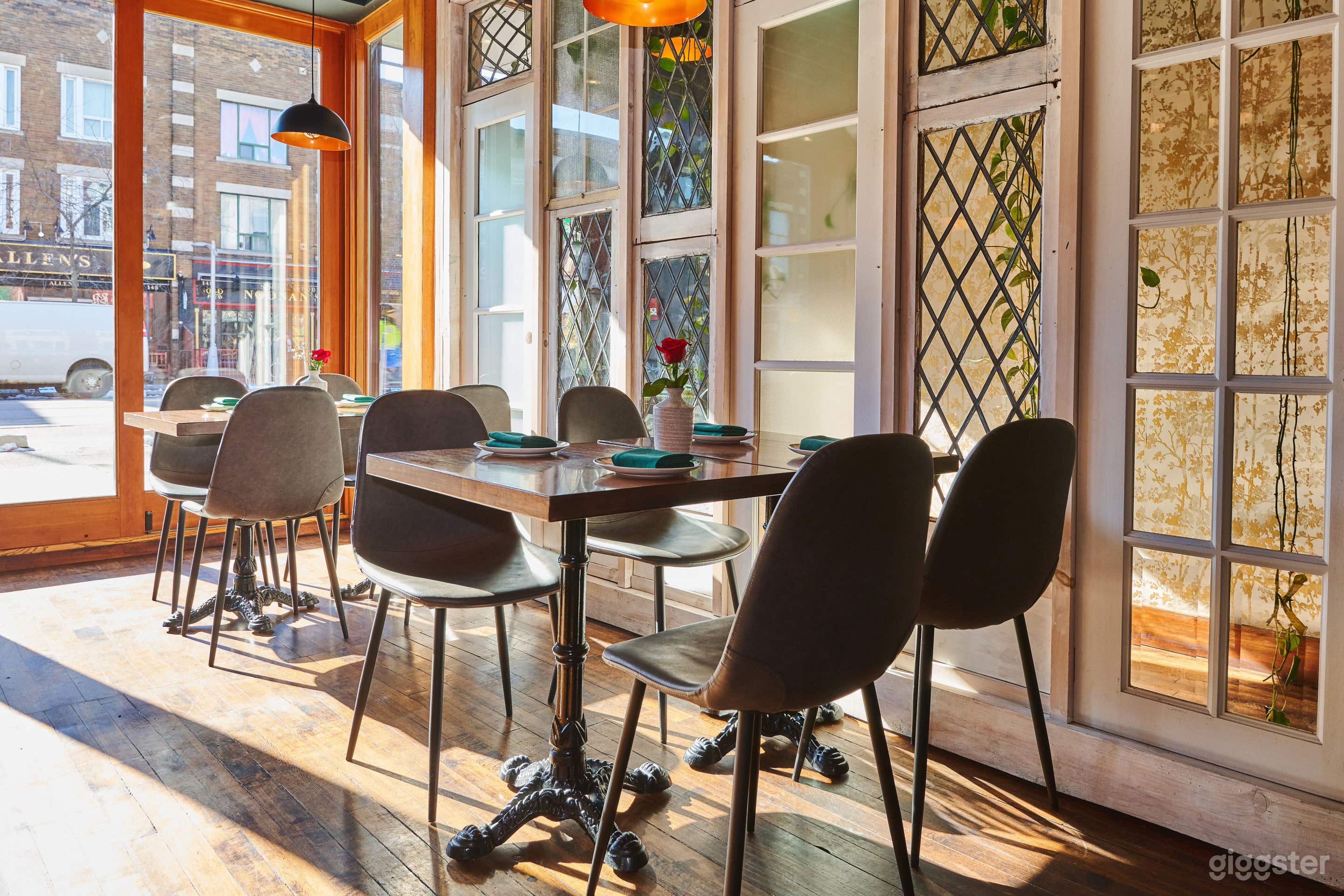 Intimate Restaurant and Bar Photo 4