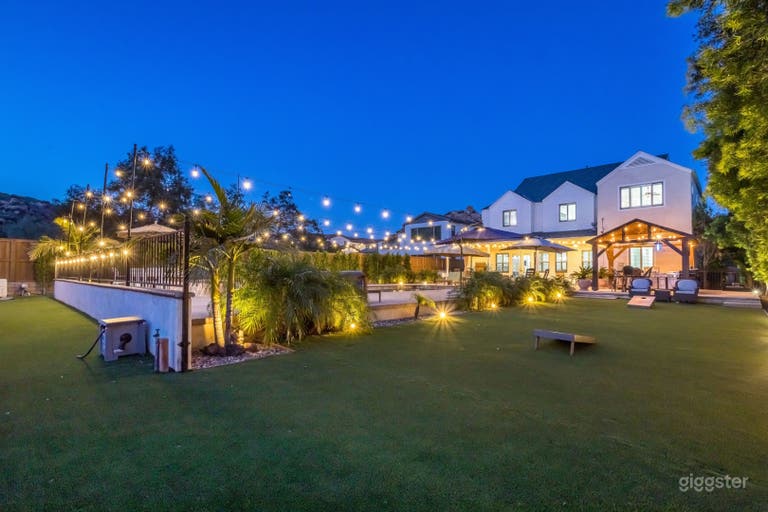  Hillside Estate Backyard | Pool, Lawn & Lights- Chatsworth 