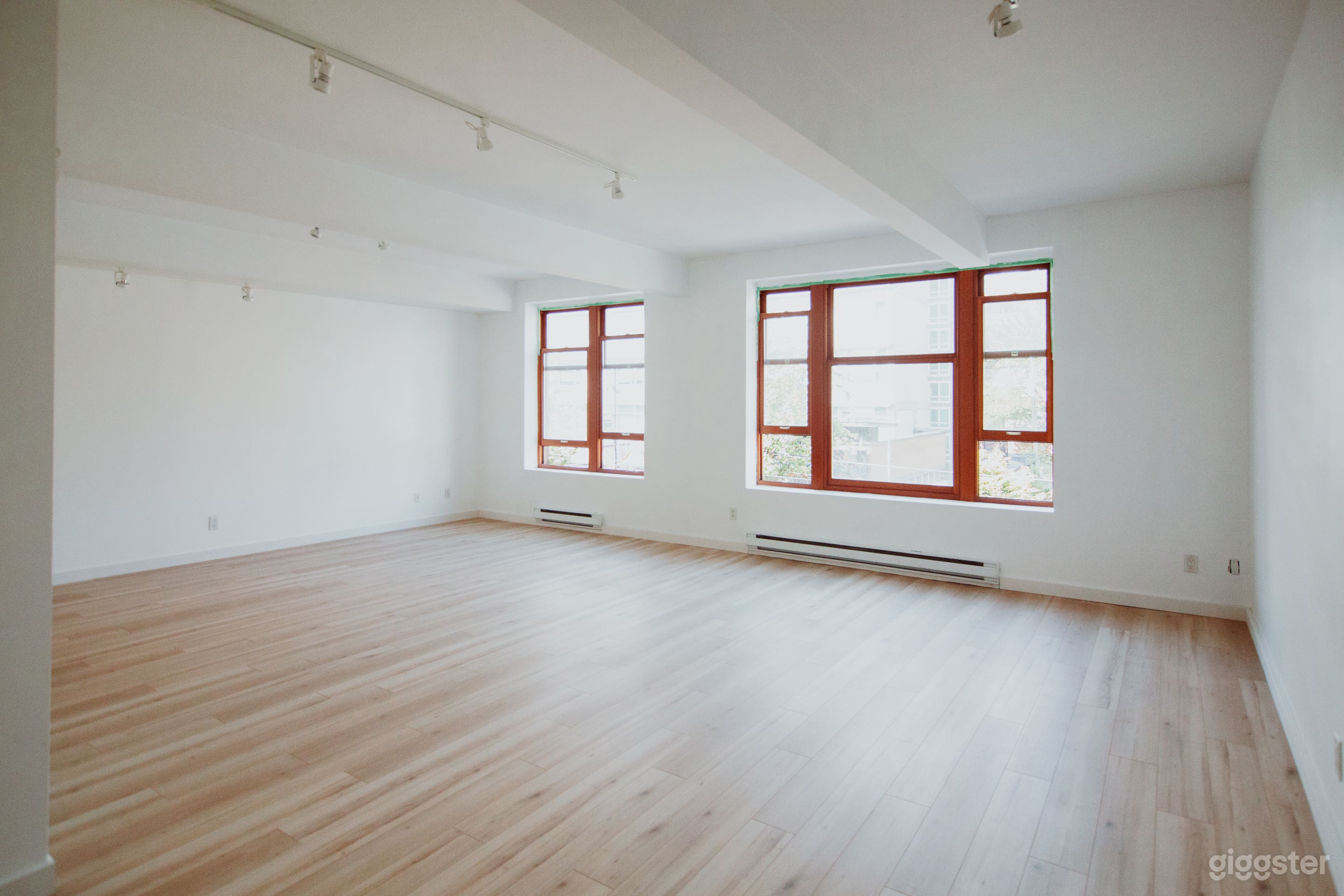 Charming Creation + Photo Studio Photo 3