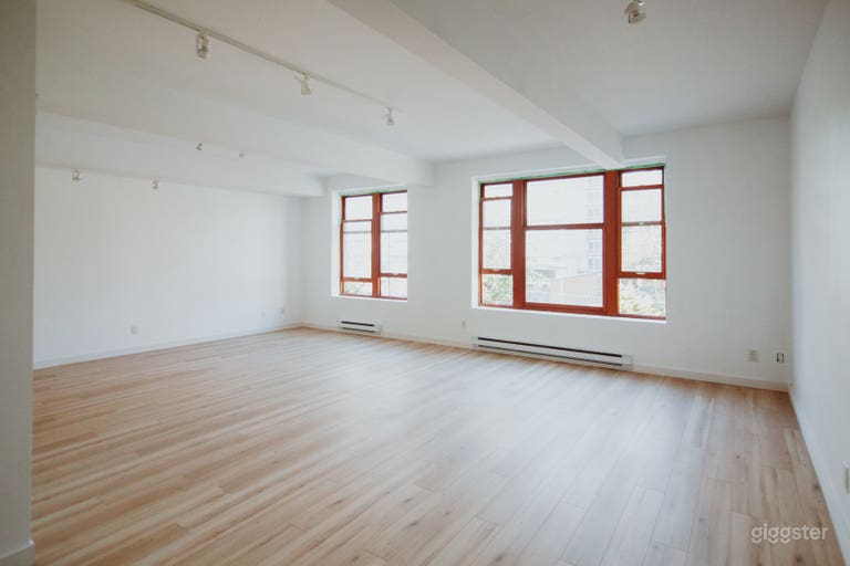  Charming Creation + Photo Studio 