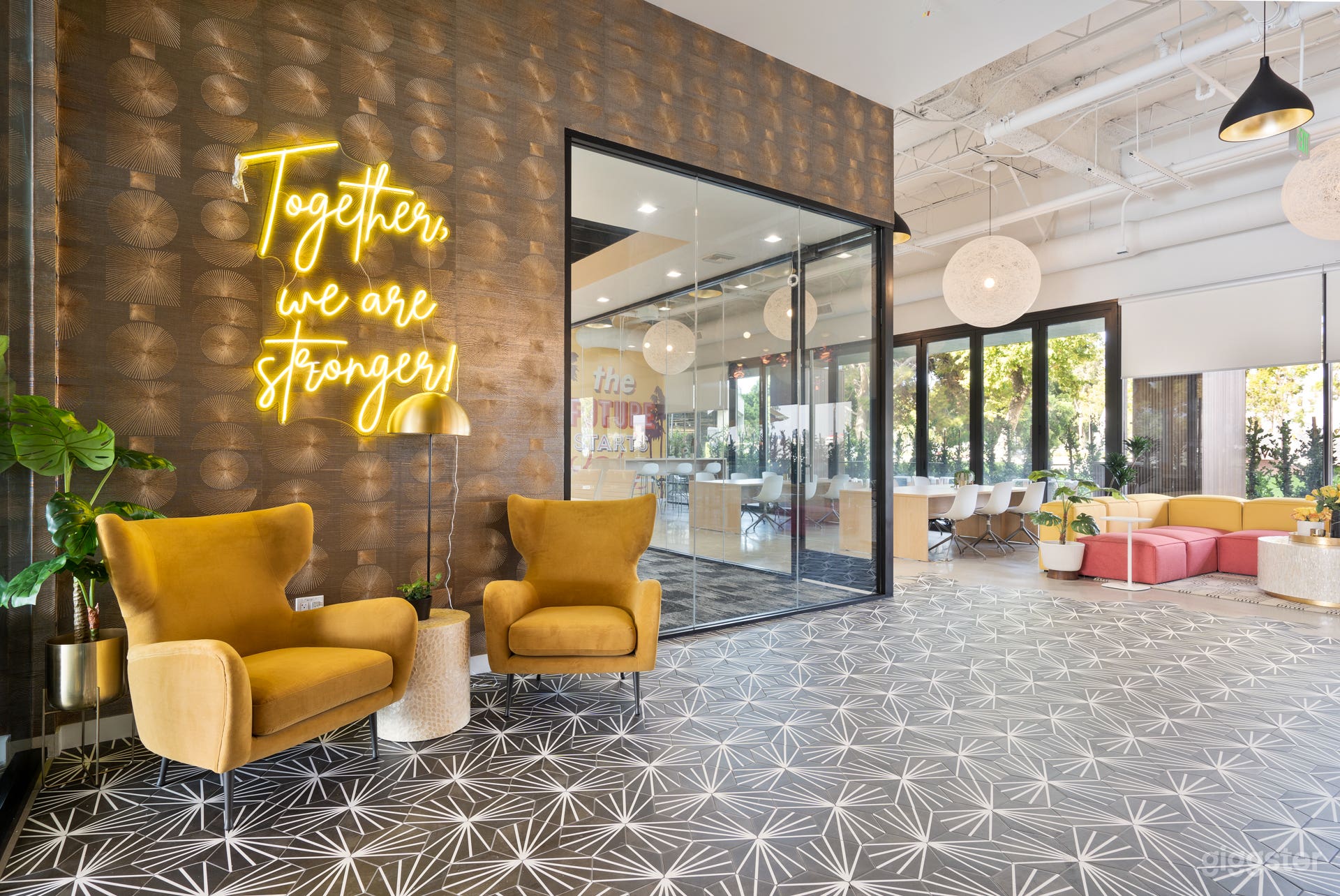 1-Person Office Photo 3