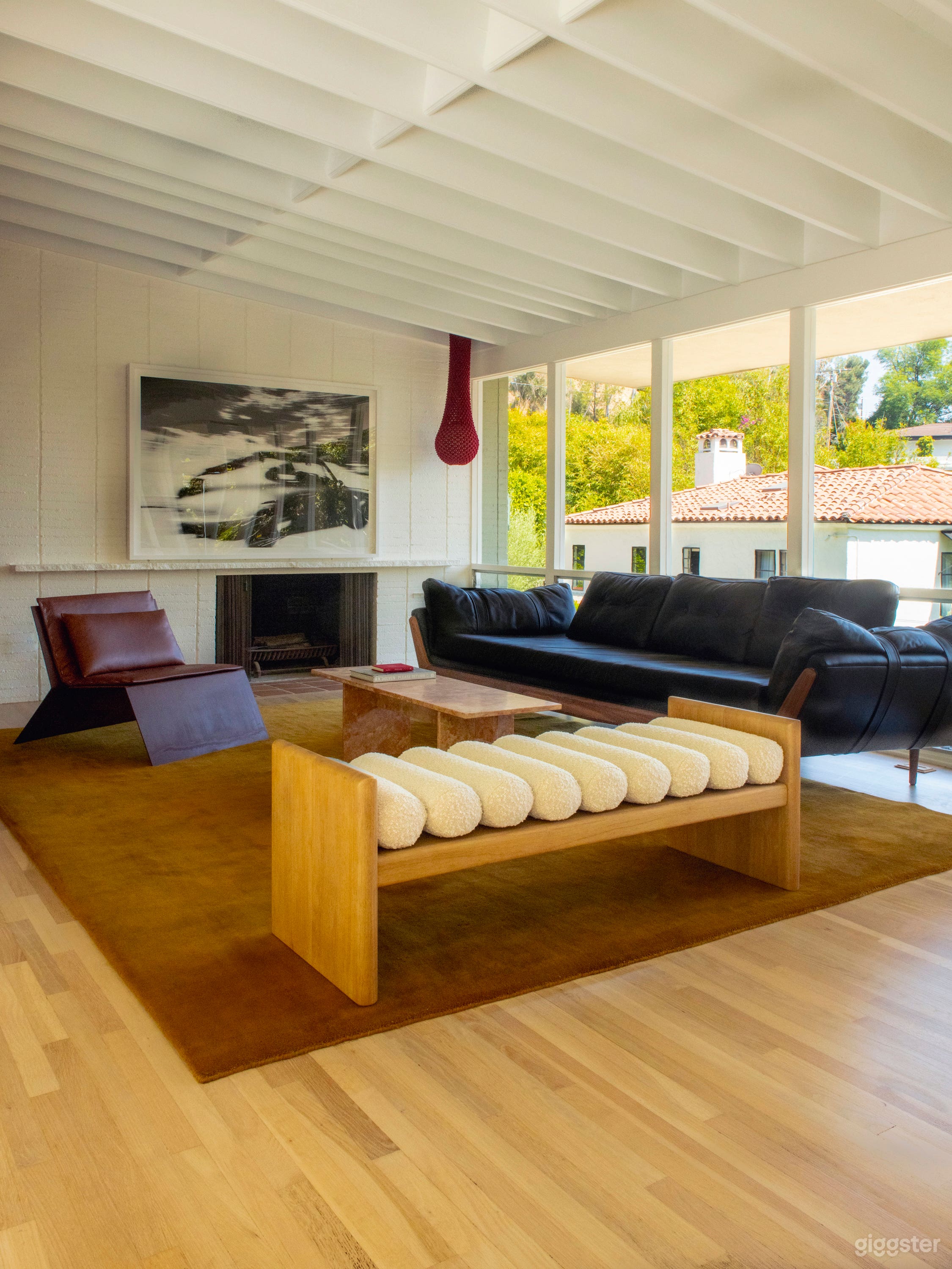 Mid century modern hills home Photo 1