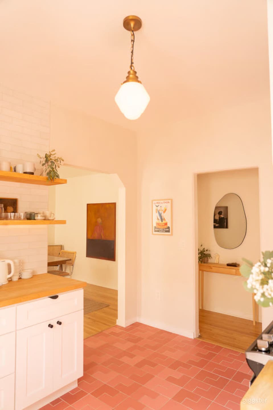 Light-Filled 1920's Designer Condo in Miracle Mile Photo 3