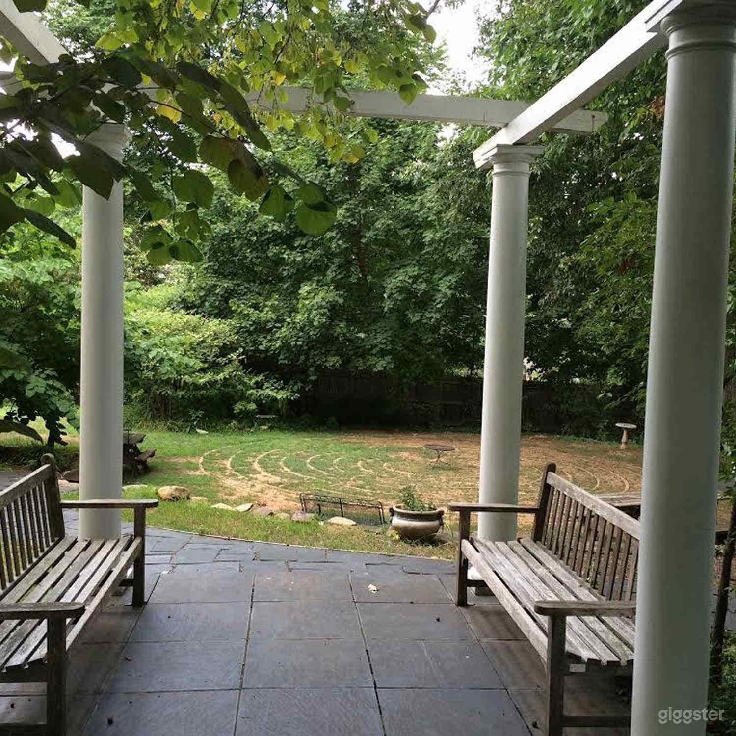 Сharming Pergola in Charlottesville Photo 4