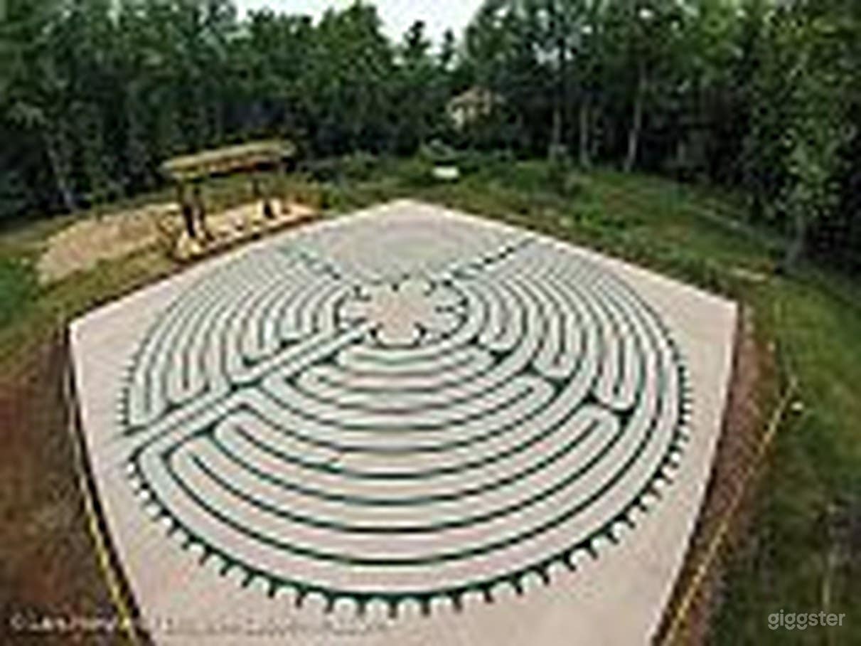 Сharming Pergola in Charlottesville Photo 2