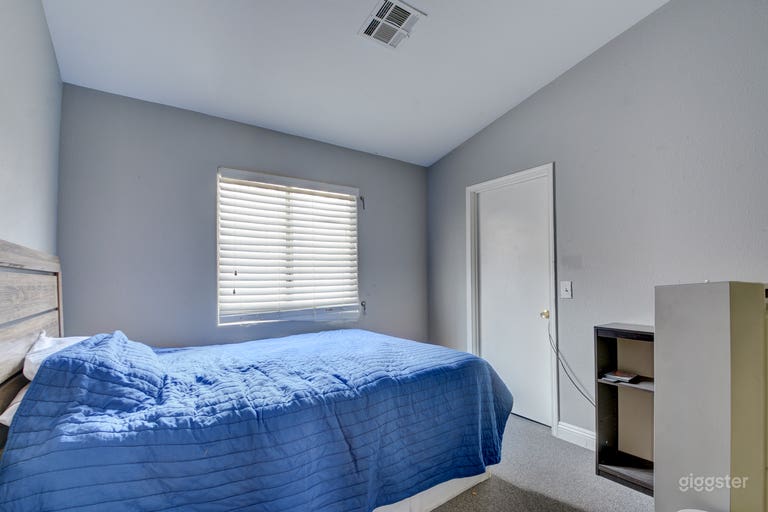  Close to Strip / Center of Town 