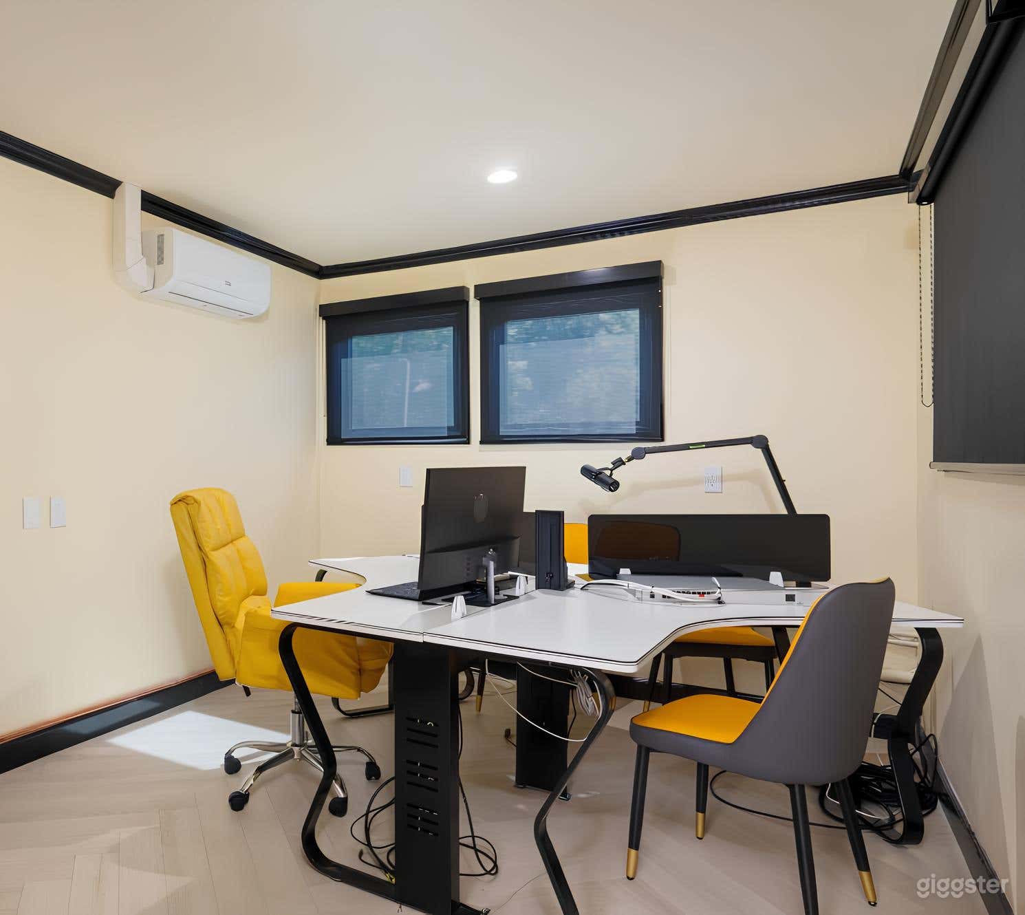 Broadcast Suite for Podcasting & Livestreams Photo 2