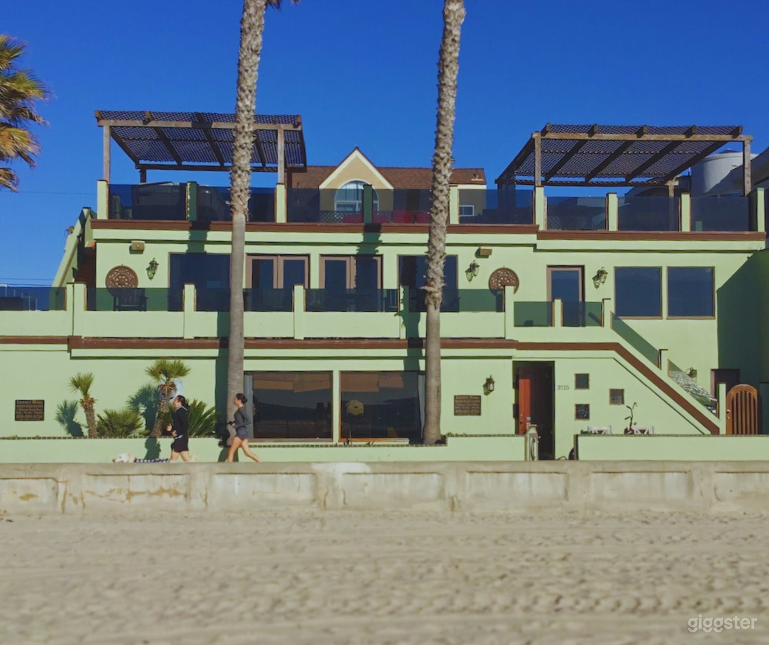 Tuscan Beachfront Mansion Photo 2