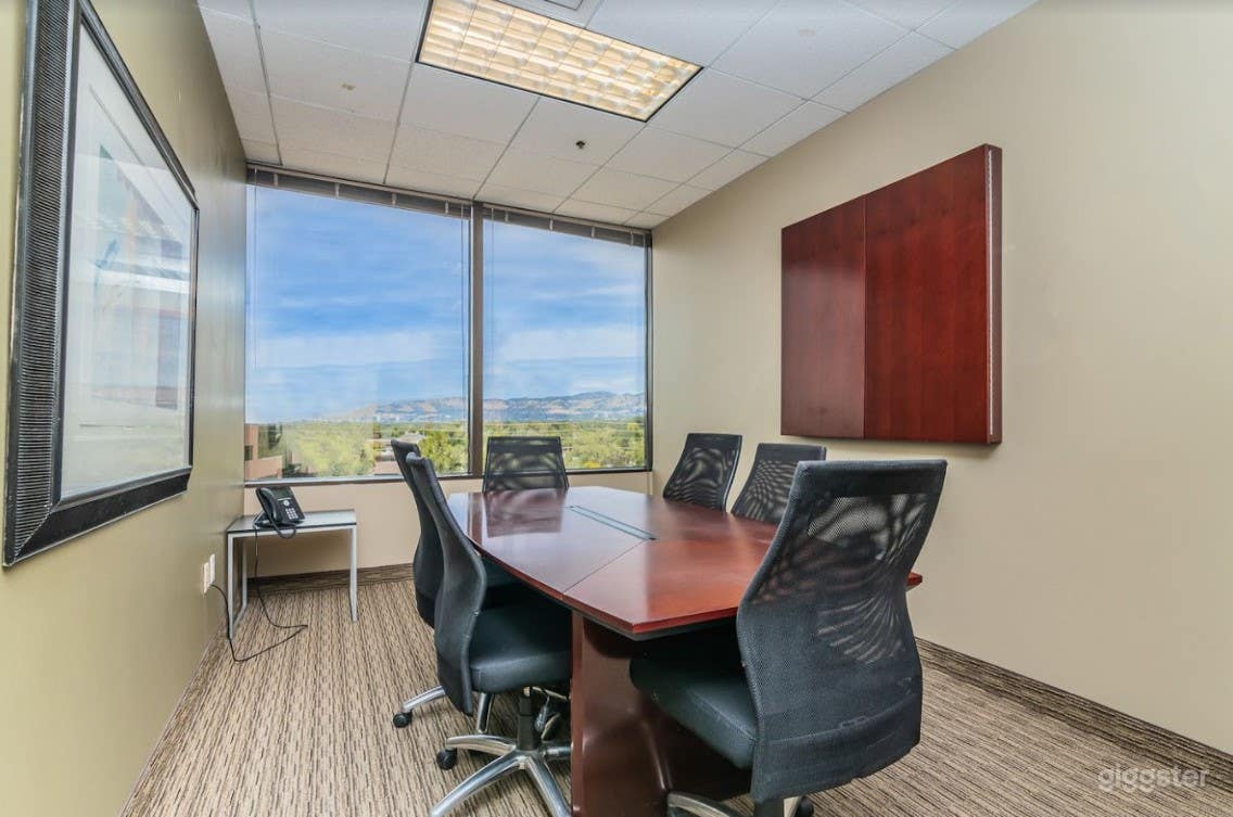 Large and Savvy Meeting Spaces in Salt Lake City Photo 2