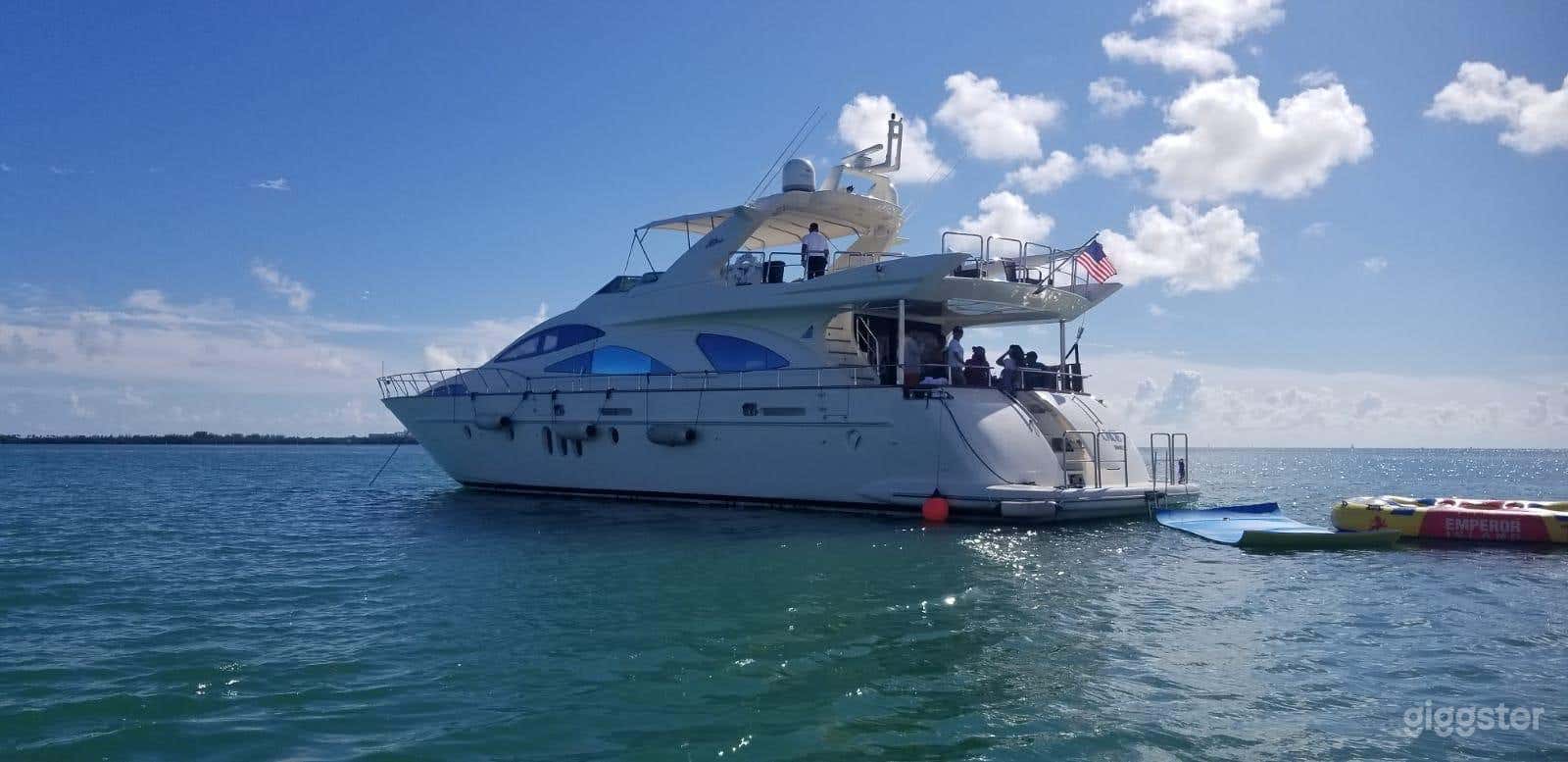 80' AZIMUT YACHT Photo 2