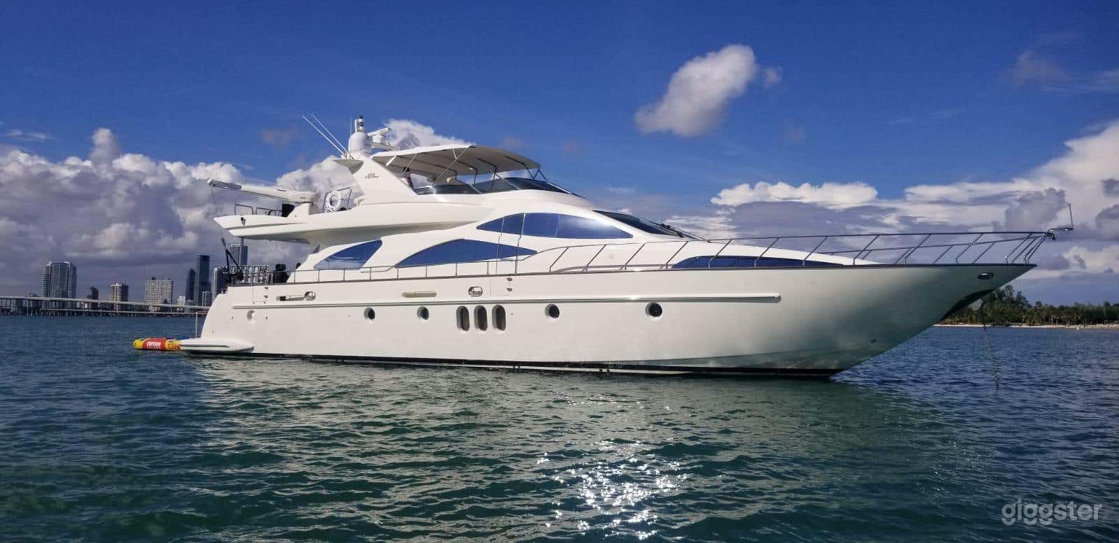 80' AZIMUT YACHT Photo 1