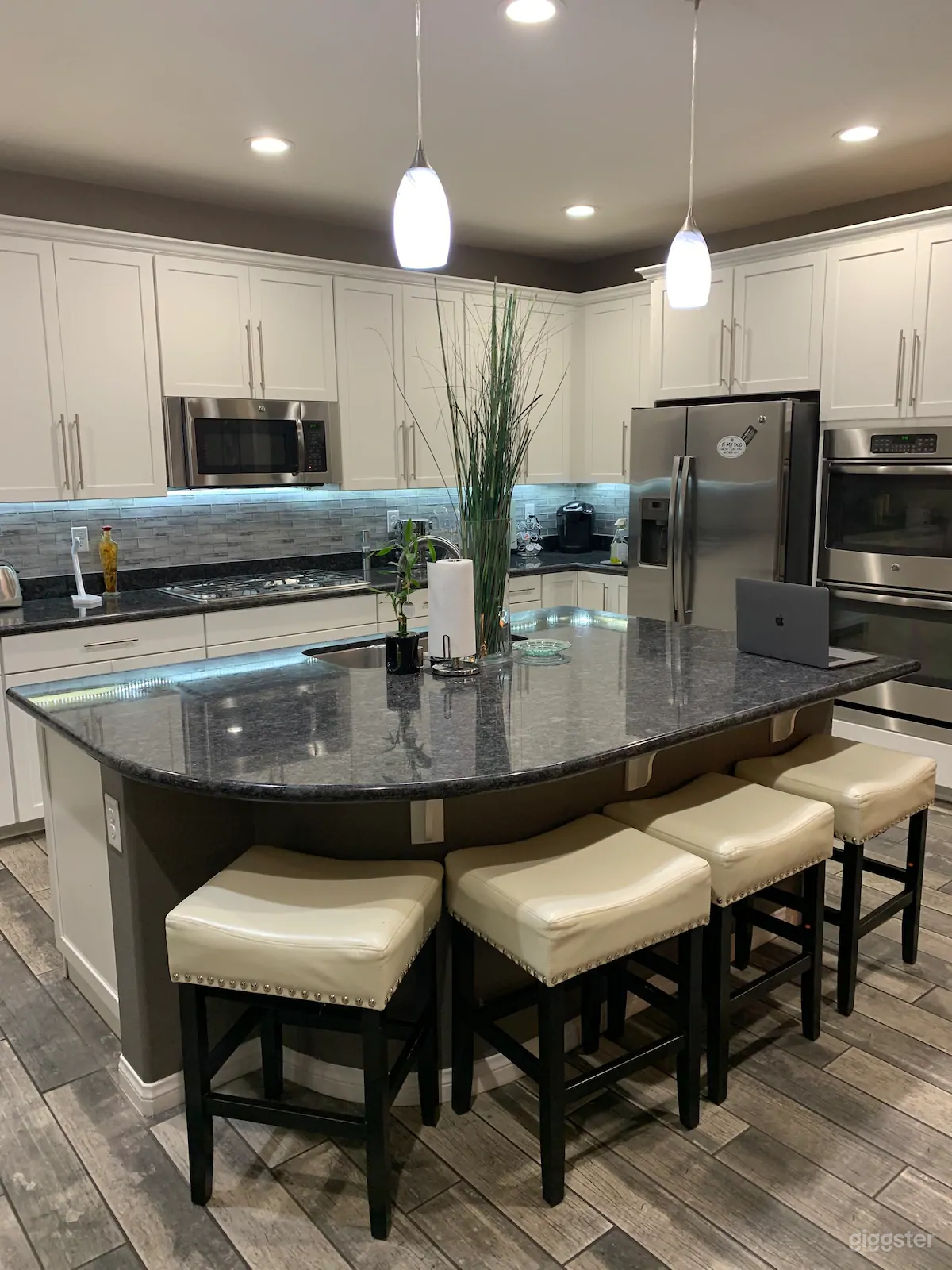 MODERN, LUXURY, NEW BUILD -  $750K Home  Photo 3