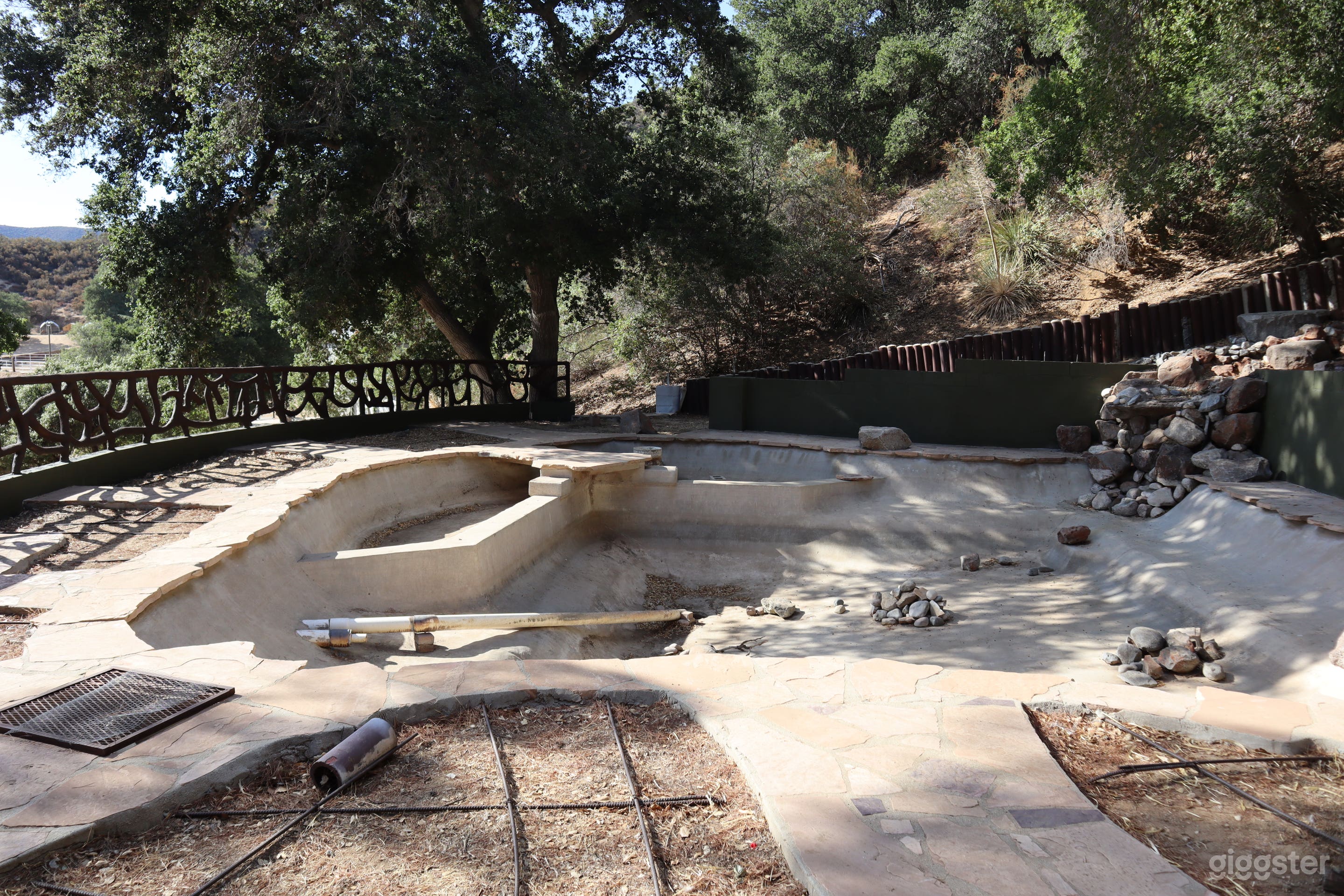 One of a kind luxury house/ Budget Friendly Photo 3