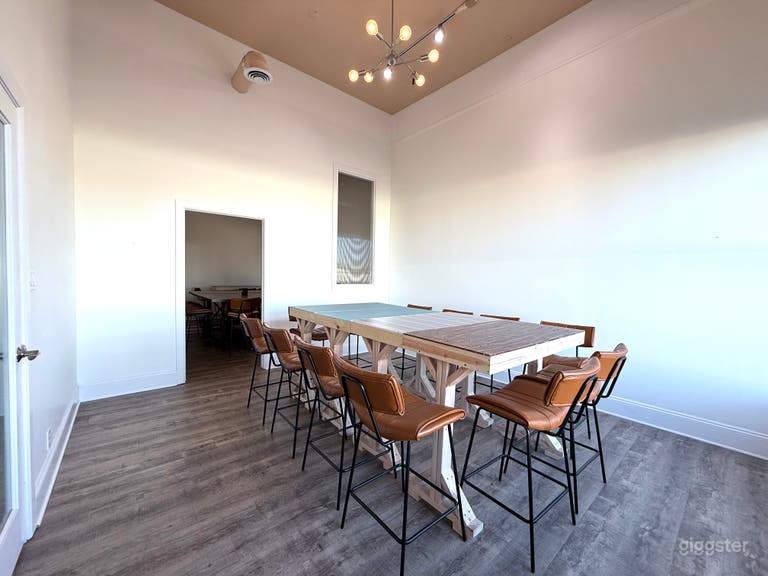  Daylit Meeting Room with High Ceilings 