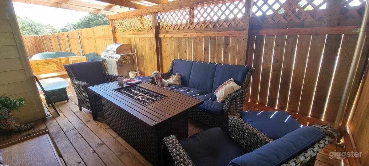 Charming Western-Themed Farmhouse  Photo 4