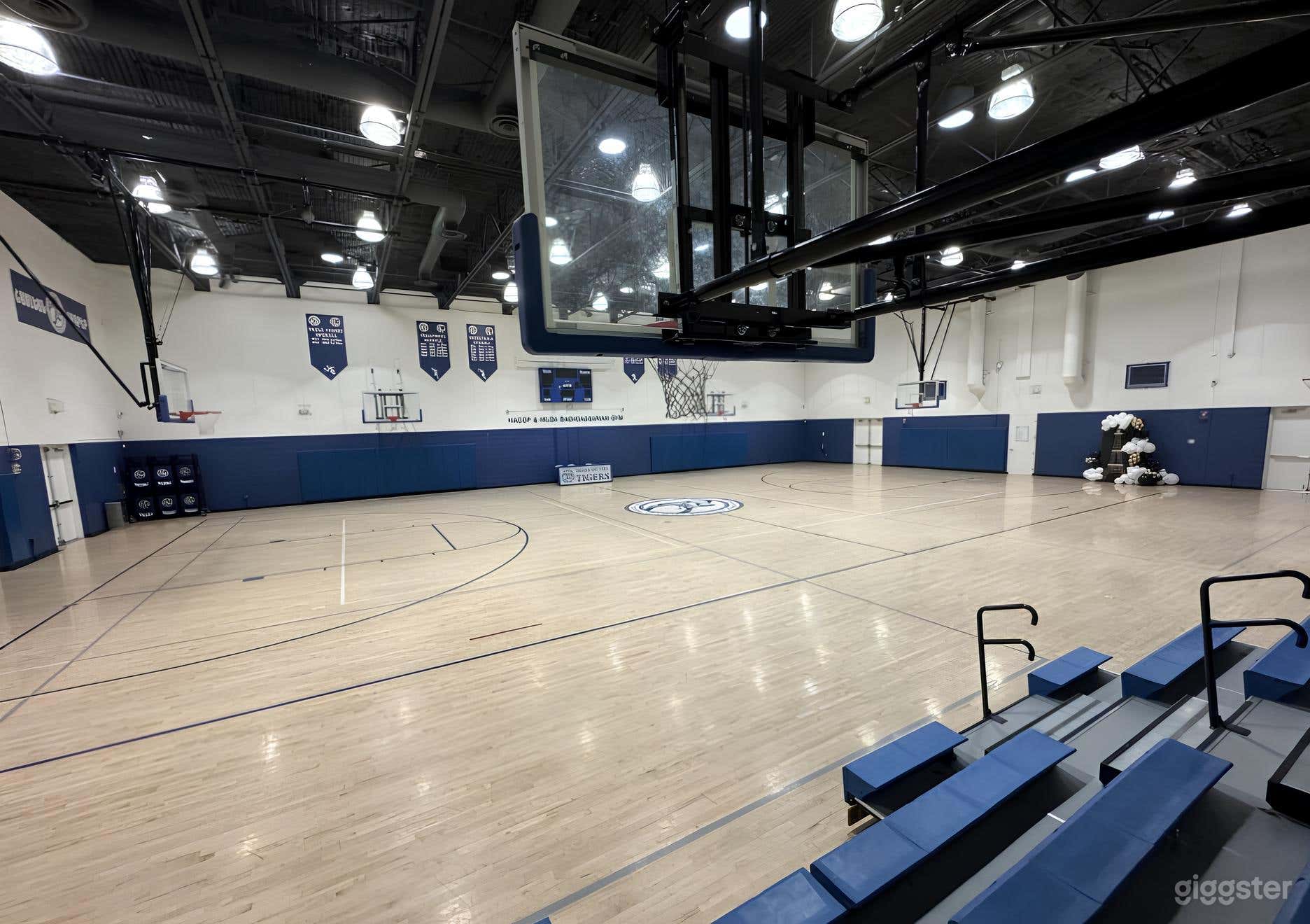 Bright and Spacious Indoor Basketball Court Photo 4