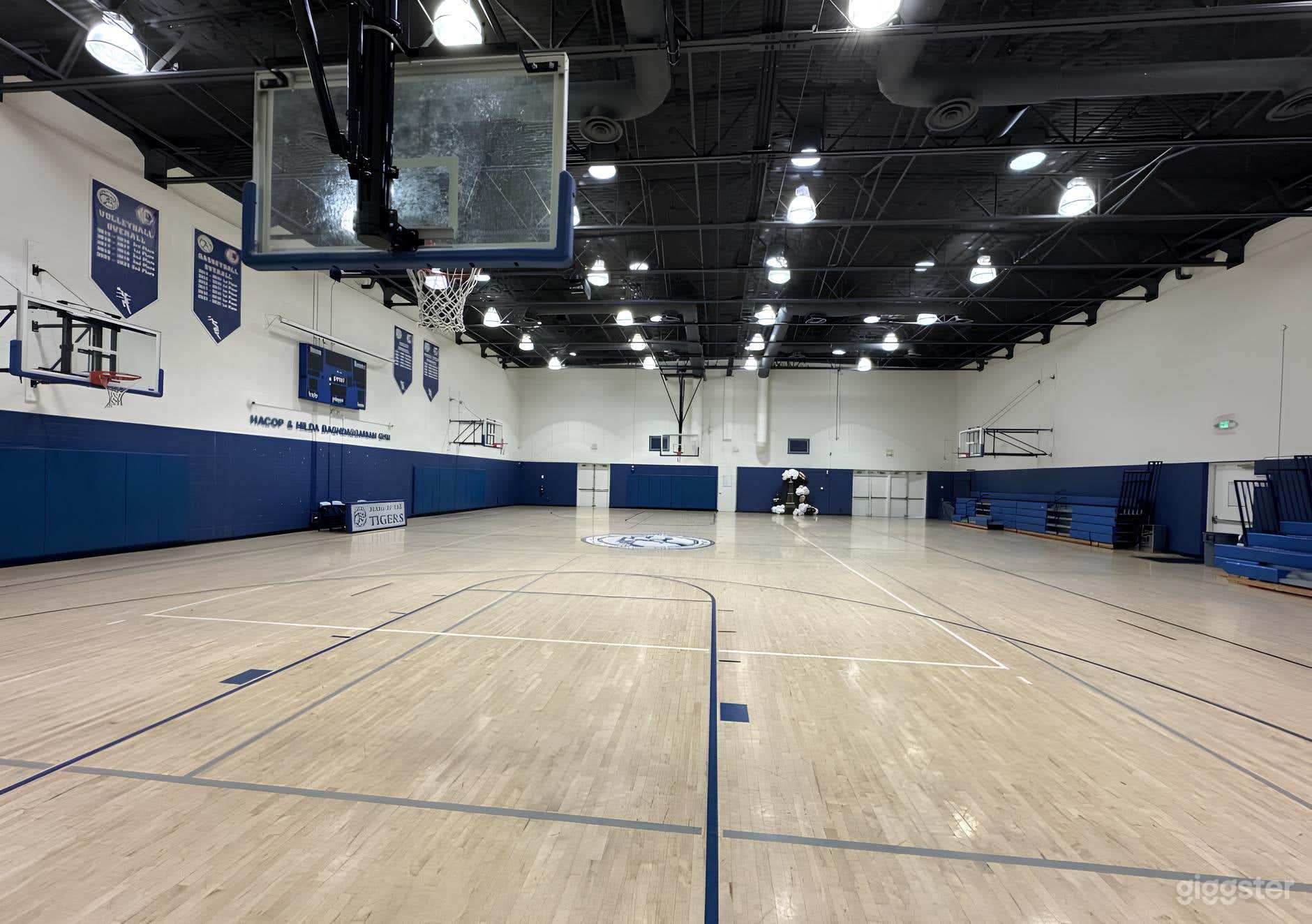 Bright and Spacious Indoor Basketball Court Photo 2