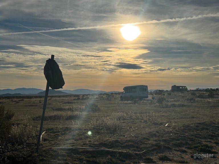  Abandoned Horror Bus – 40 Acre Desert  (Lancaster) 