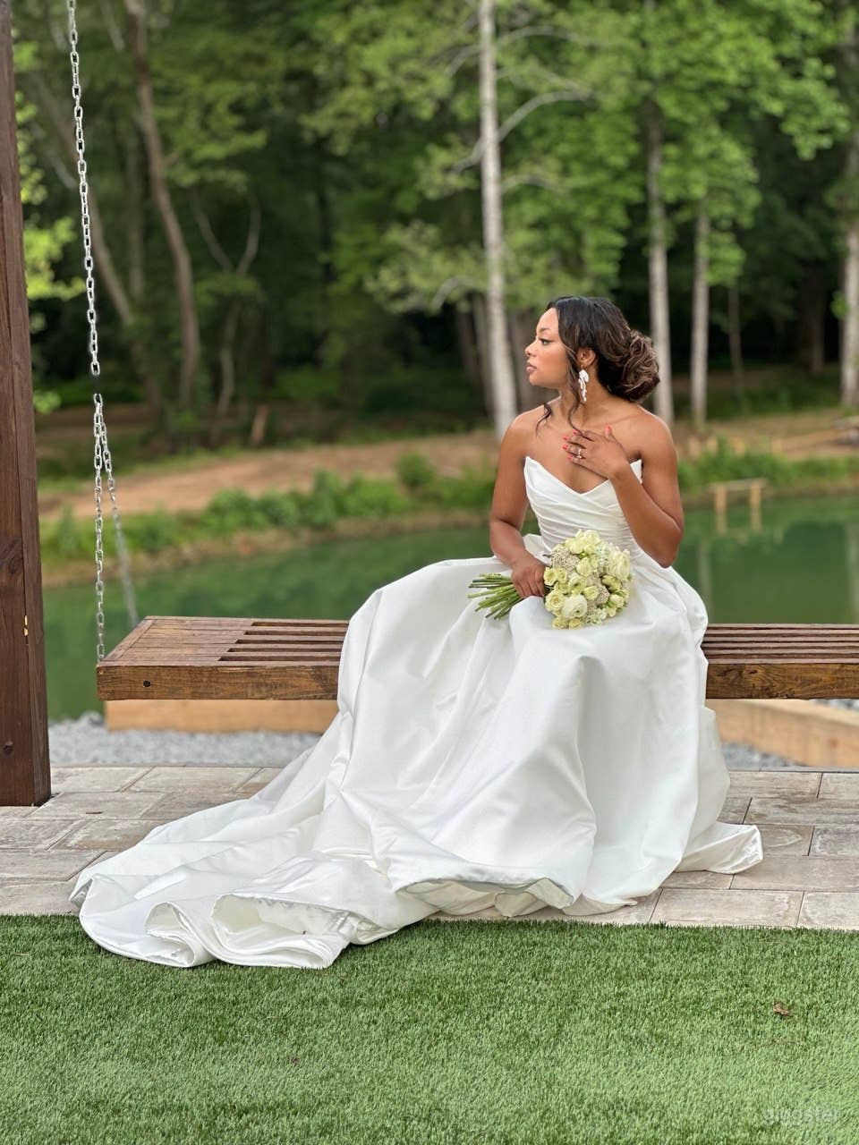 Private Lakeside Wedding & Event Venue in Nature Photo 3