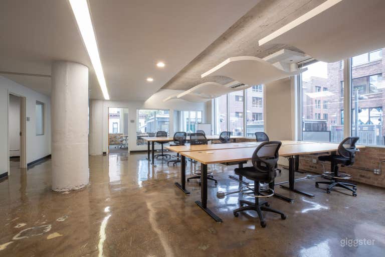  Flexible Hot Desks for Co-Working at One Three 