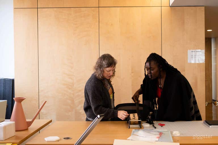  Flexible Hot Desks for Co-Working at One Three 