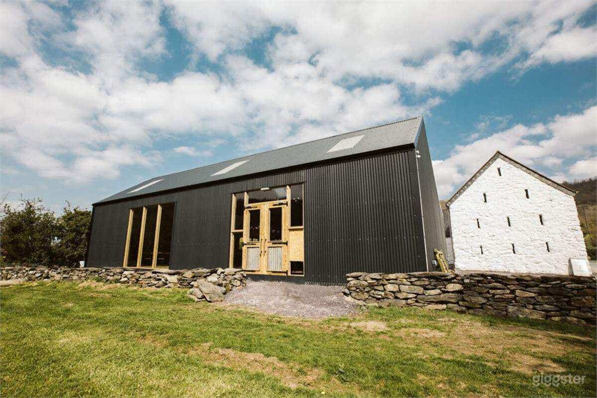 THE NEW BARN Photo 2