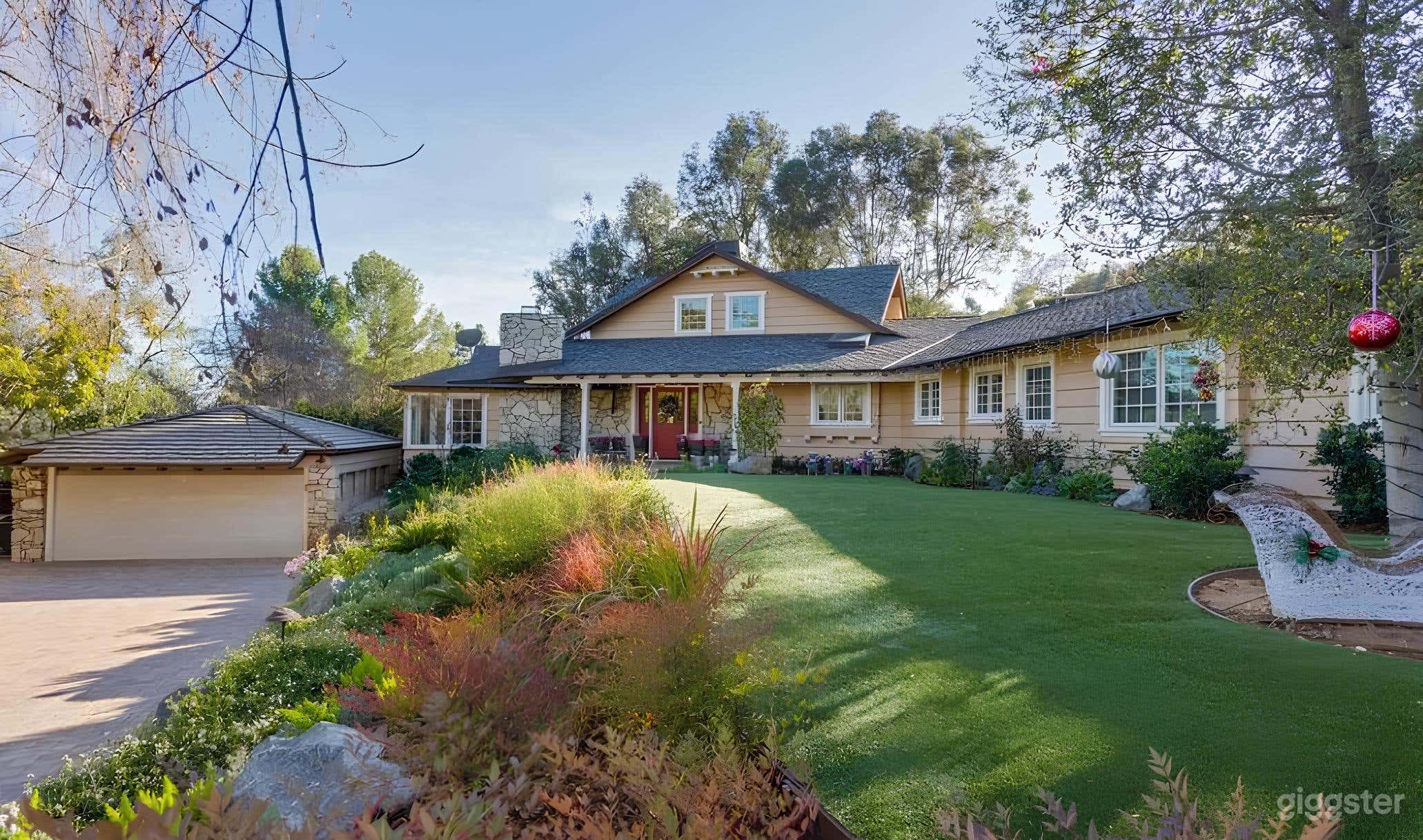 Ranch Cottage with Views of Mountain and Rosebowl Photo 3