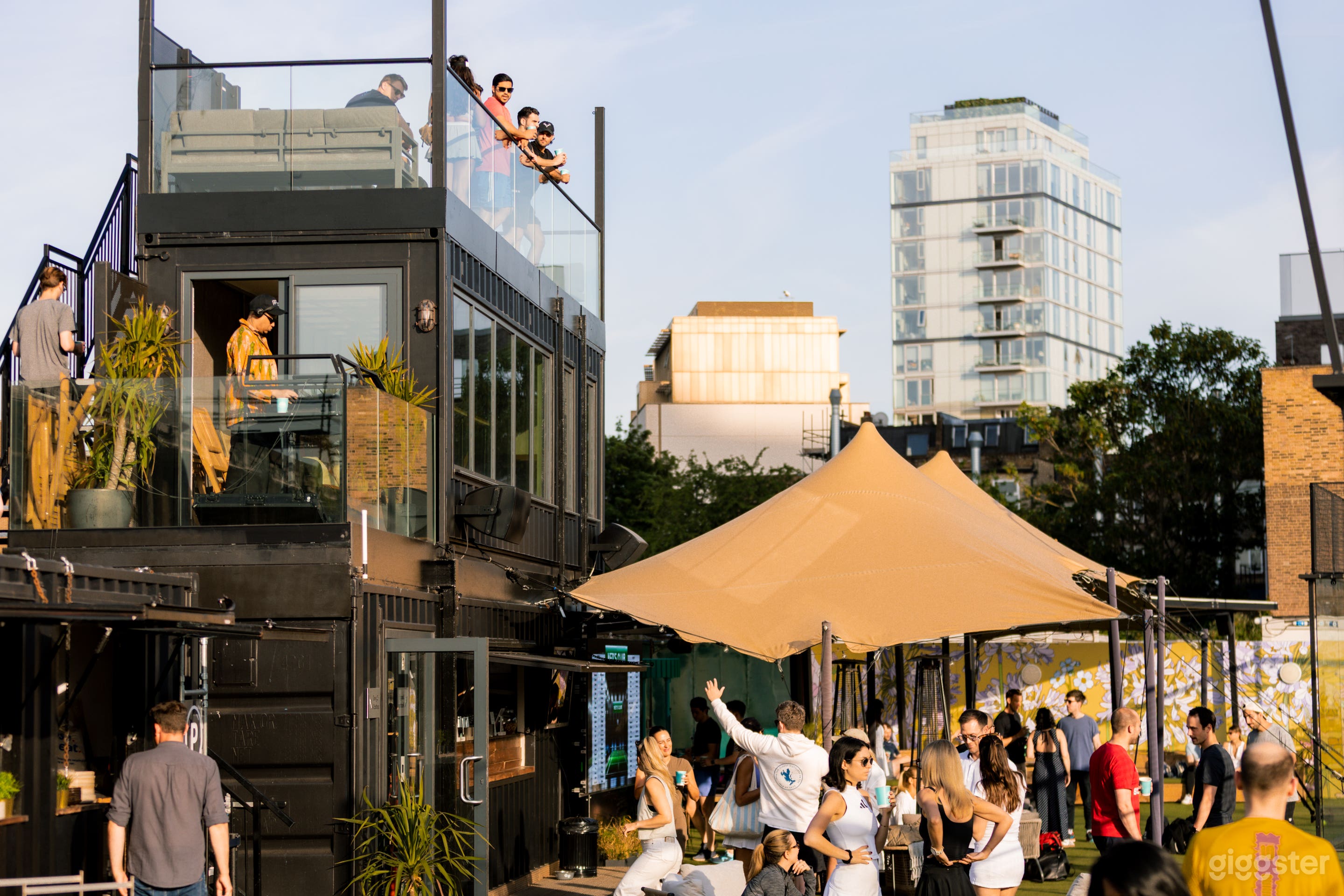 Premium Padel Club & Corporate Event Venue Indoor/Outdoor Photo 4