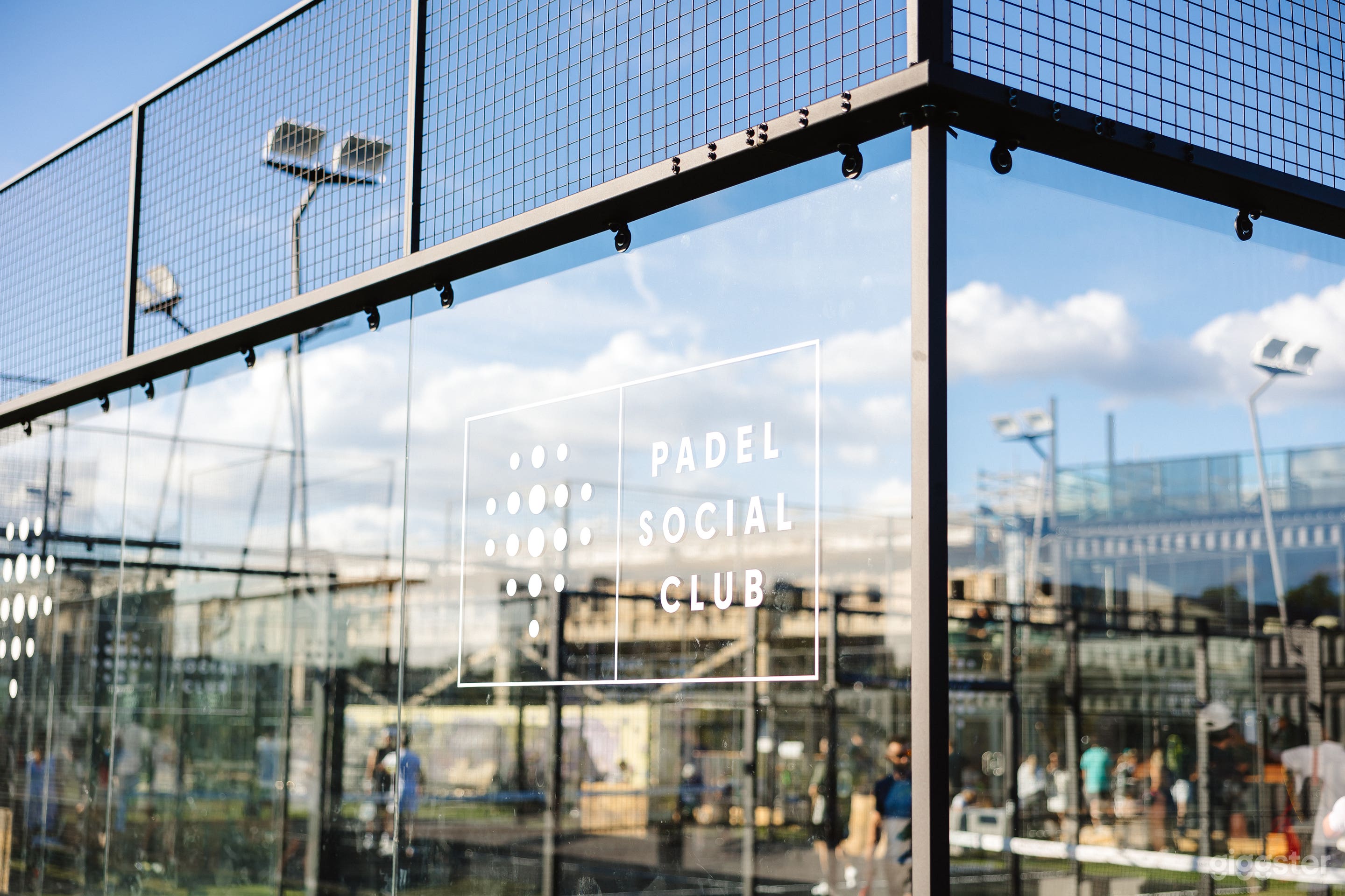 Premium Padel Club & Corporate Event Venue Indoor/Outdoor Photo 3
