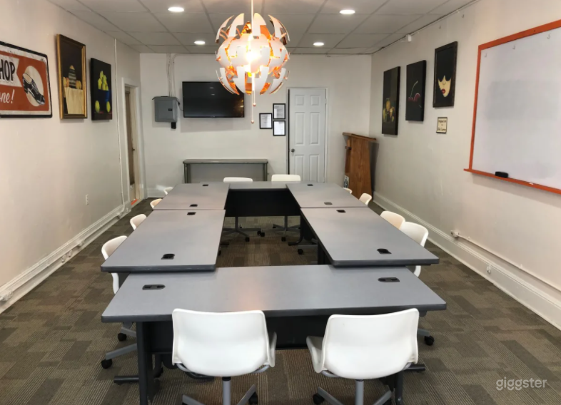 Conference Room Perfect for Meetings, Networking Events and Pop-Up Shops Photo 3