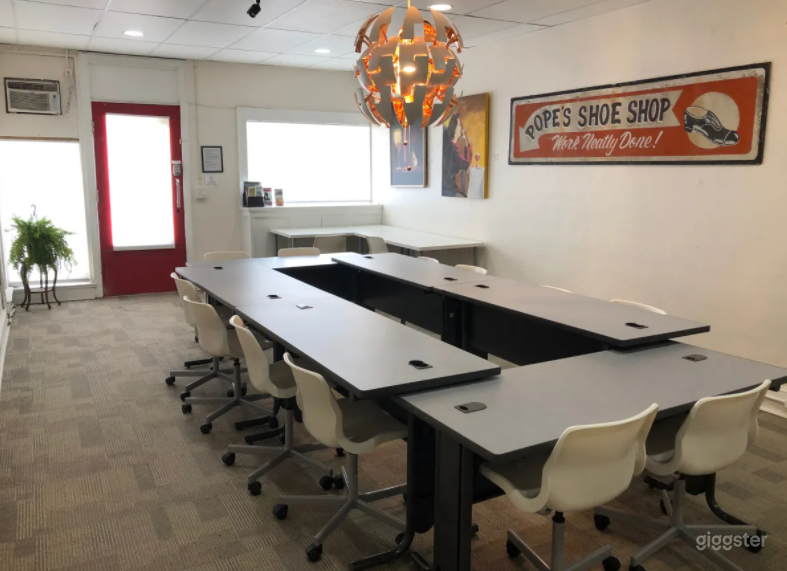 Conference Room Perfect for Meetings, Networking Events and Pop-Up Shops Photo 2