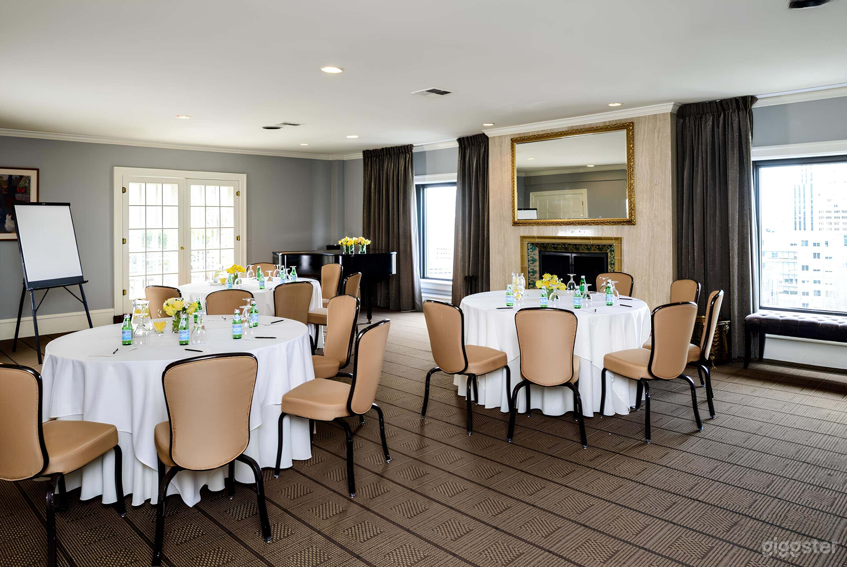 The Sky-Level Penthouse with Panoramic Views Photo 2