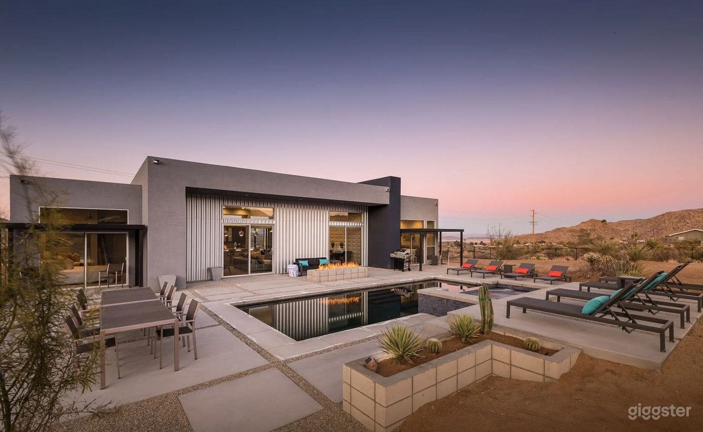 Alta Outdoor Pool Photo 4