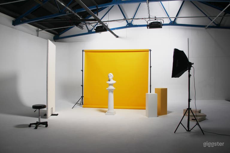  Example set-up with colorama (many colours available onsite) 