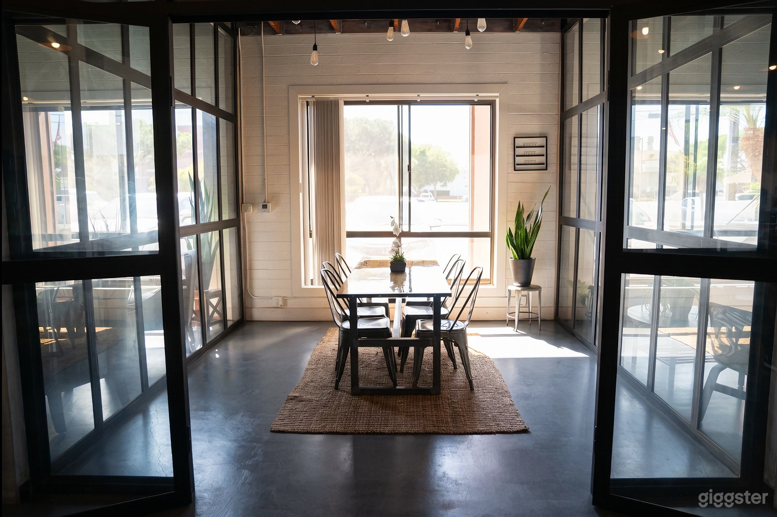 Creative Meeting Space - North Wing Photo 3