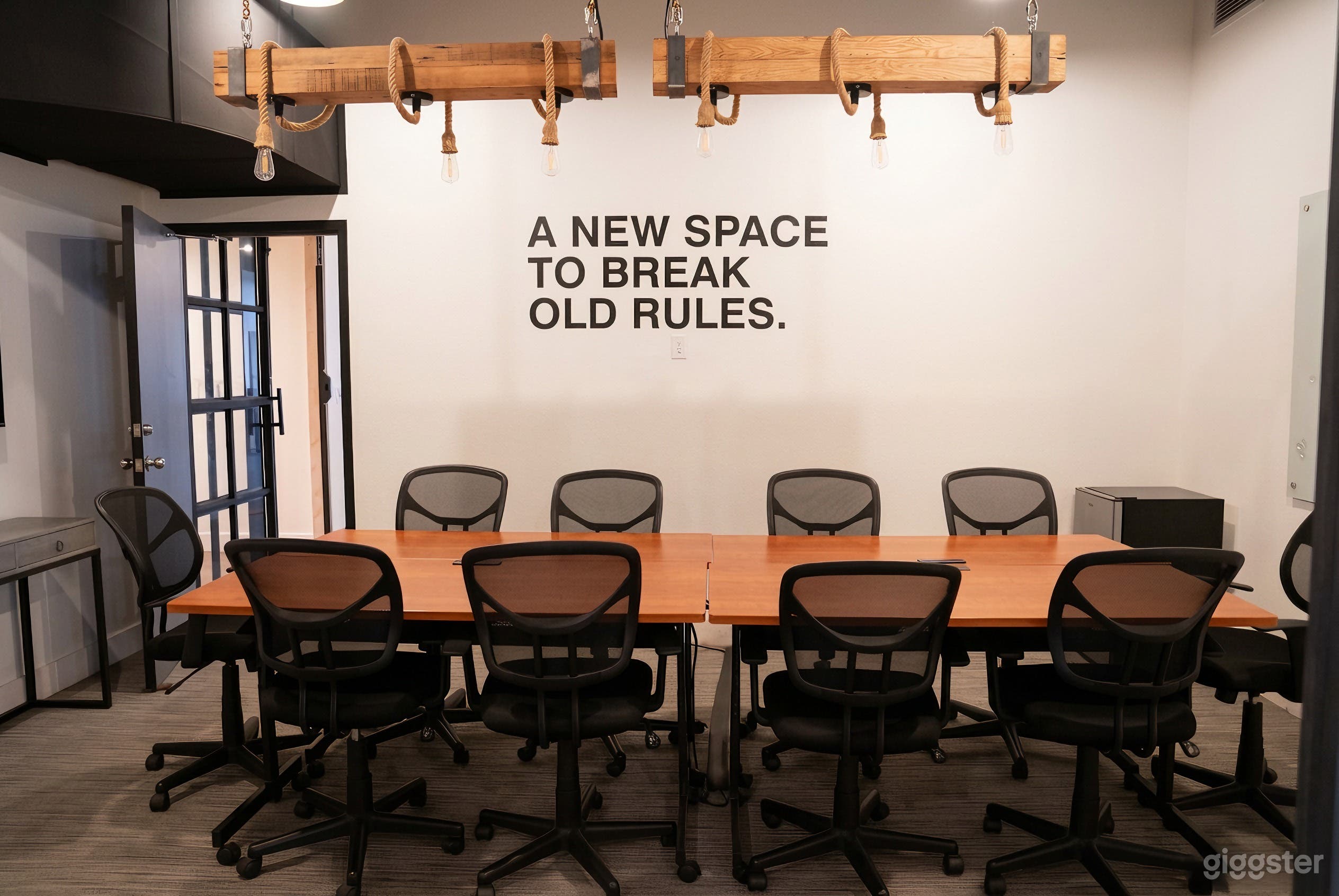Creative Meeting Space - North Wing Photo 4
