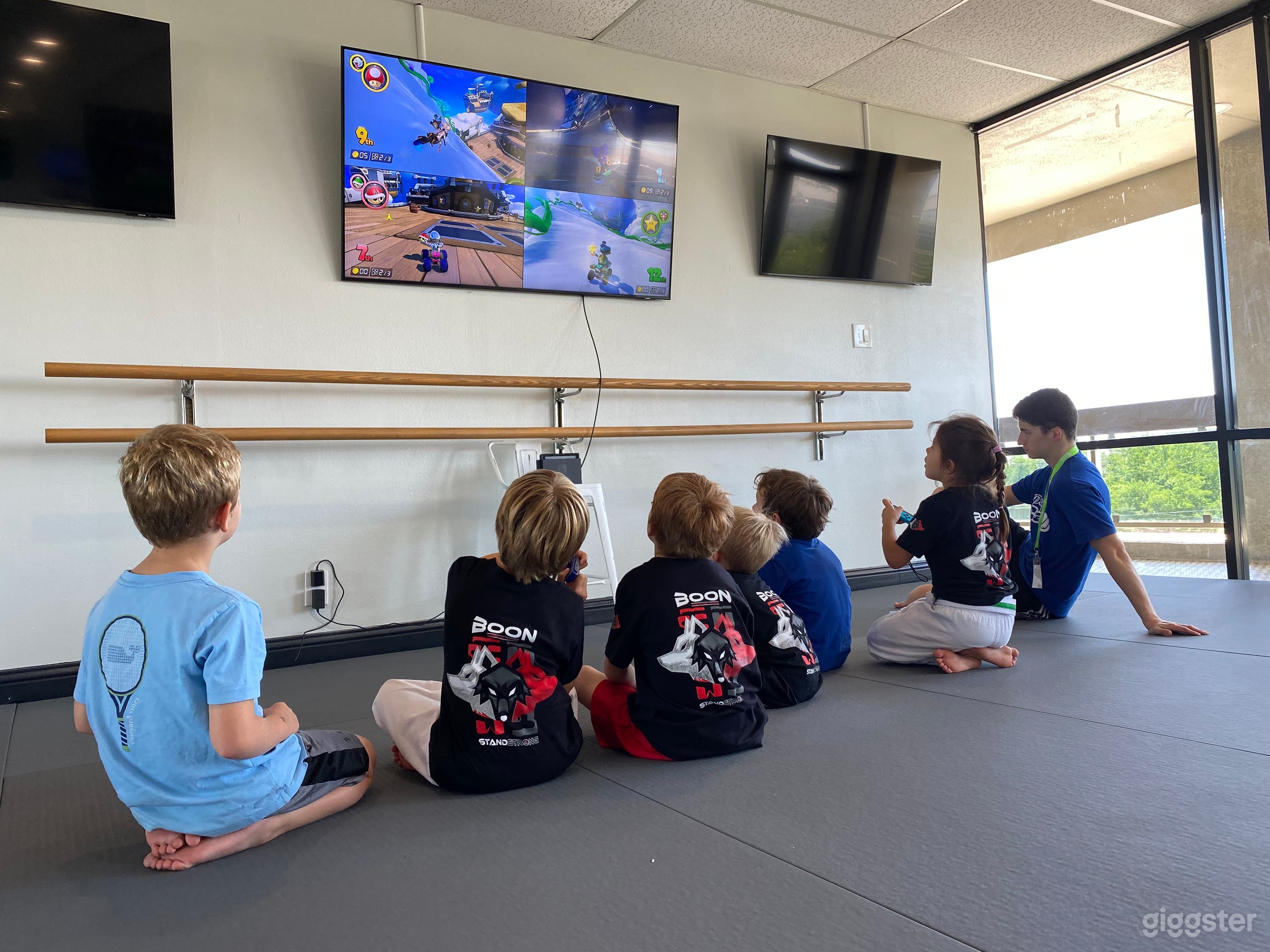 900 sq.ft. Modern Training Room  Photo 3