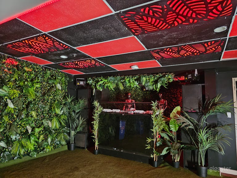  “ G L O “ Lounge 