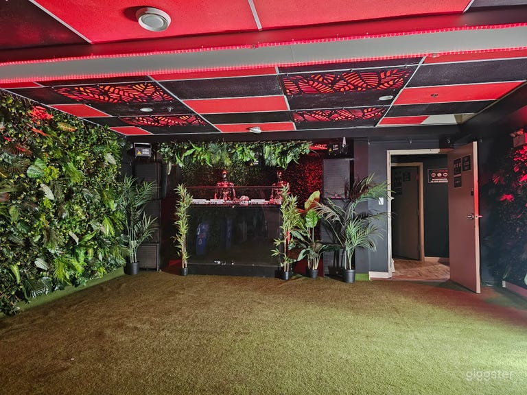  “ G L O “ Lounge 