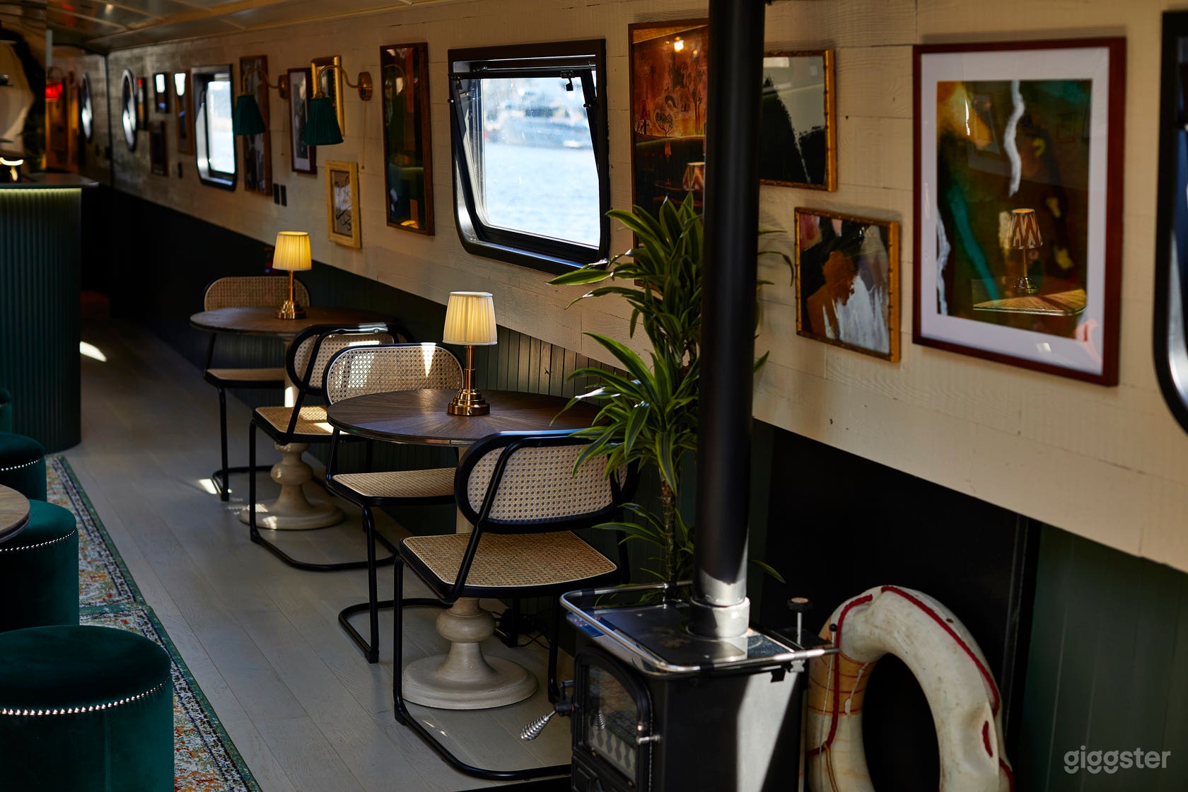 Canary Wharf Jazz Bar Boat Photo 3