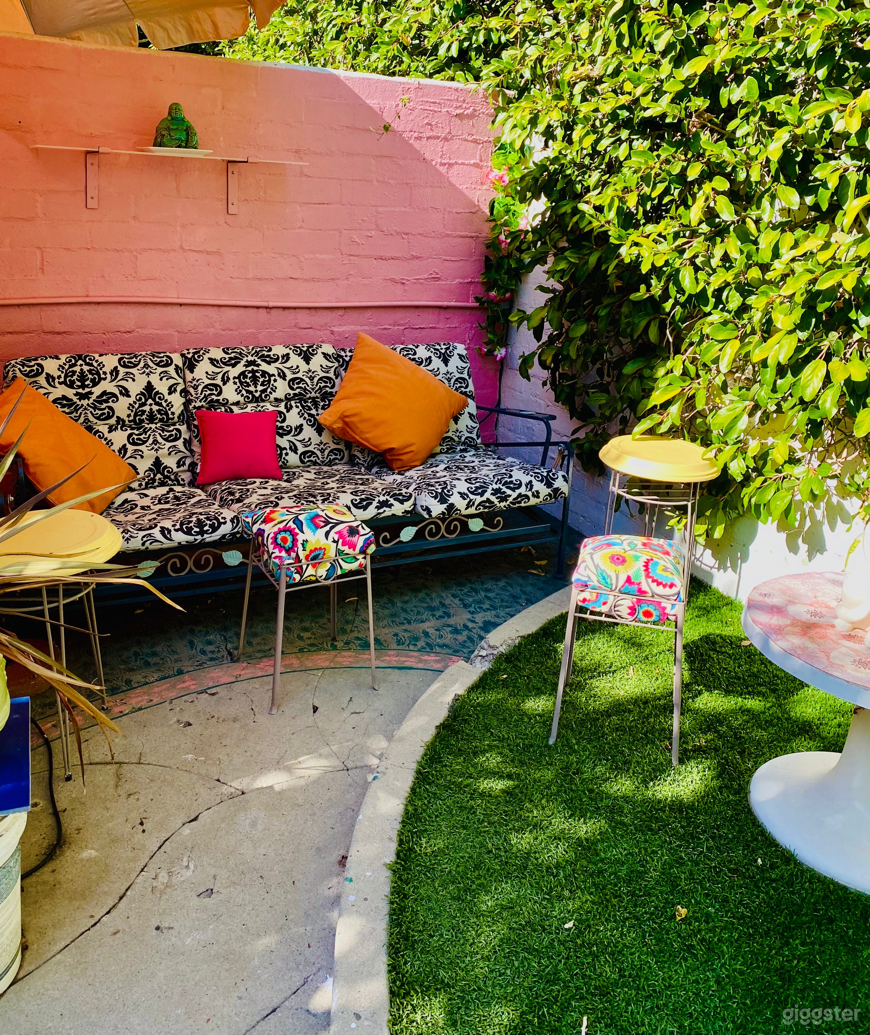 Cinematic Studio + Mature Garden Oasis in Hollywood Photo 4