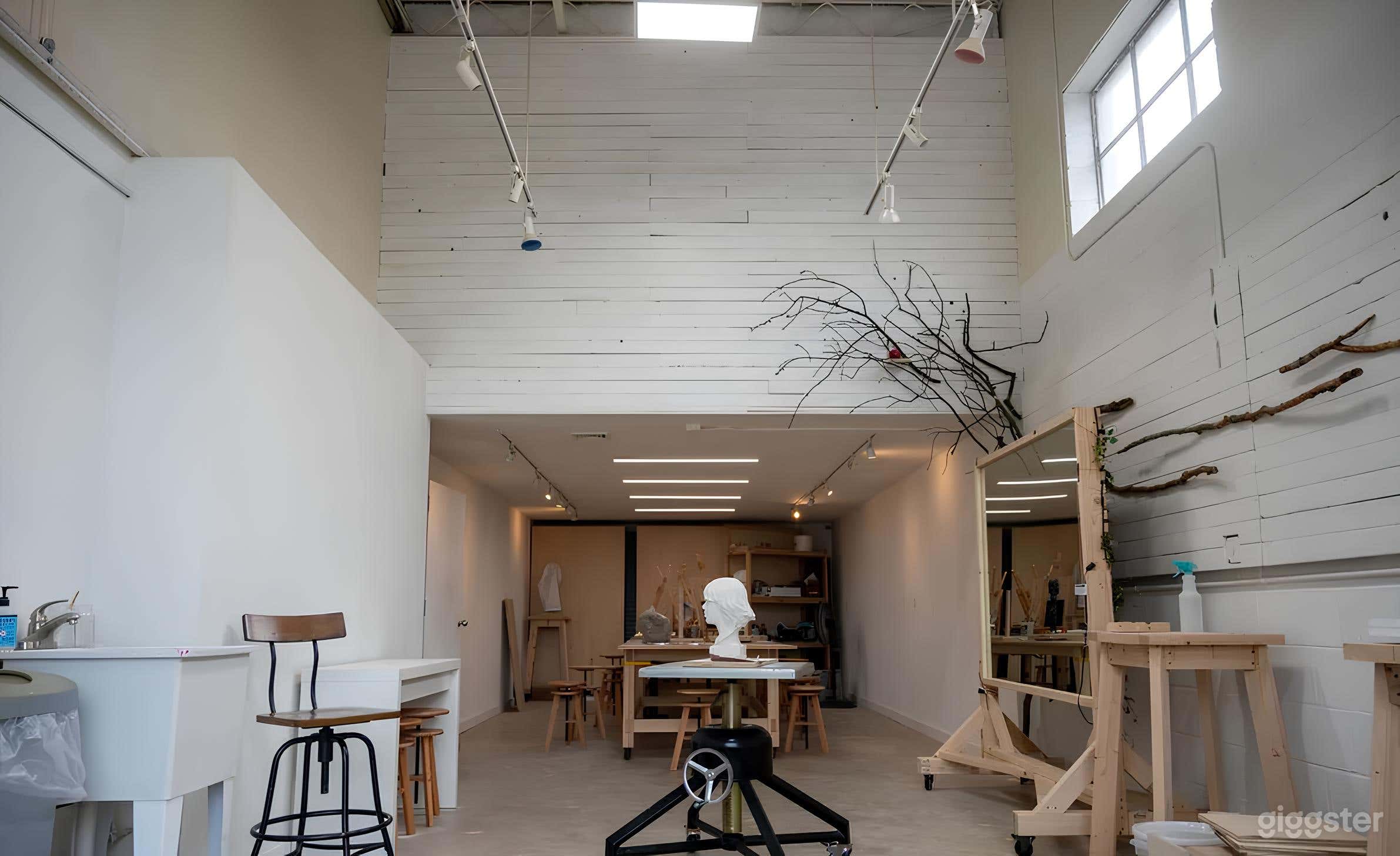 Modern Luxury Art Studio with Lounge Area Photo 1