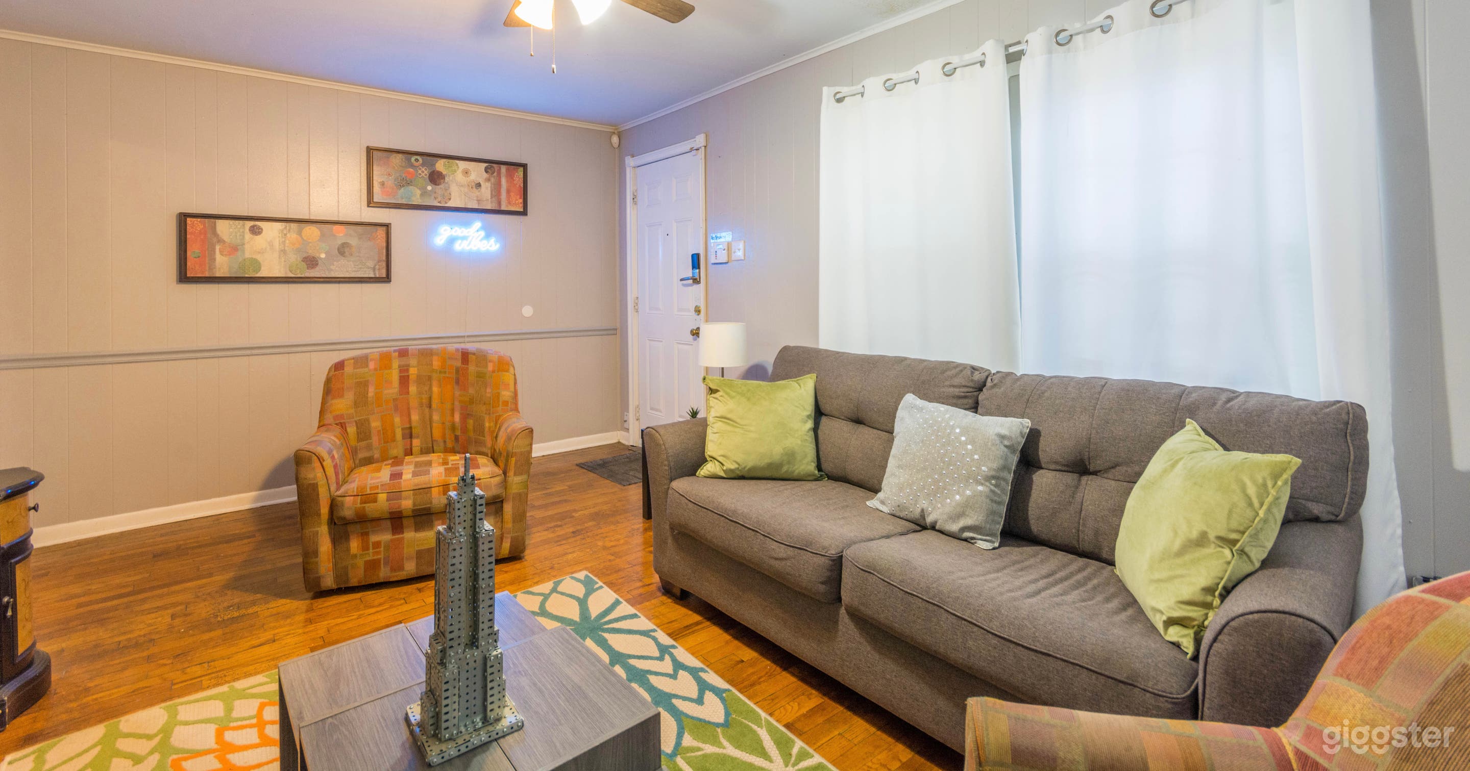 Charming Bungalow Spot  Photo 3