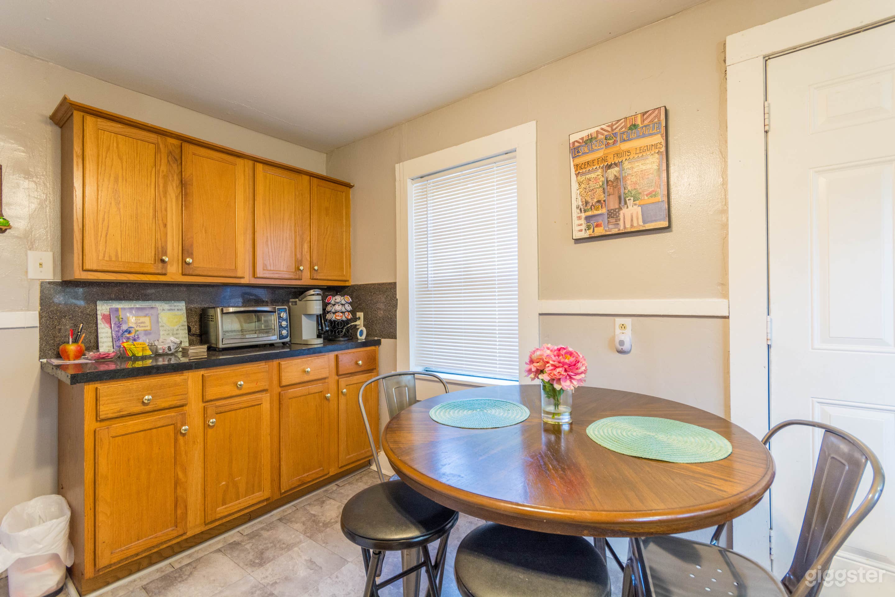 Charming Bungalow Spot  Photo 4