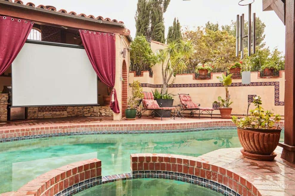 Move Screenings Poolside