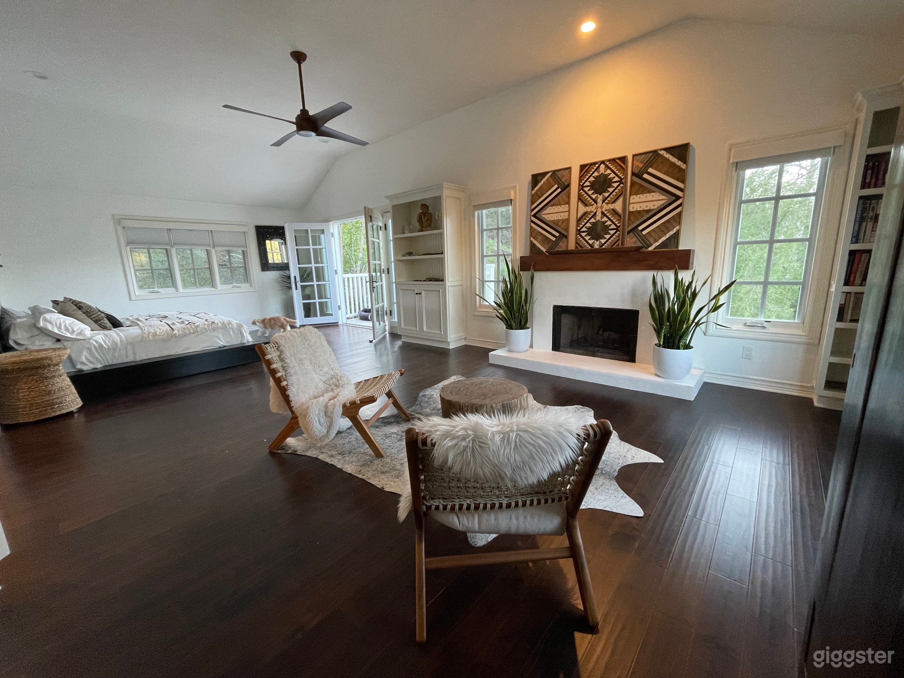 Ideal Cape Cod Country Home in Malibu Lake Photo 1