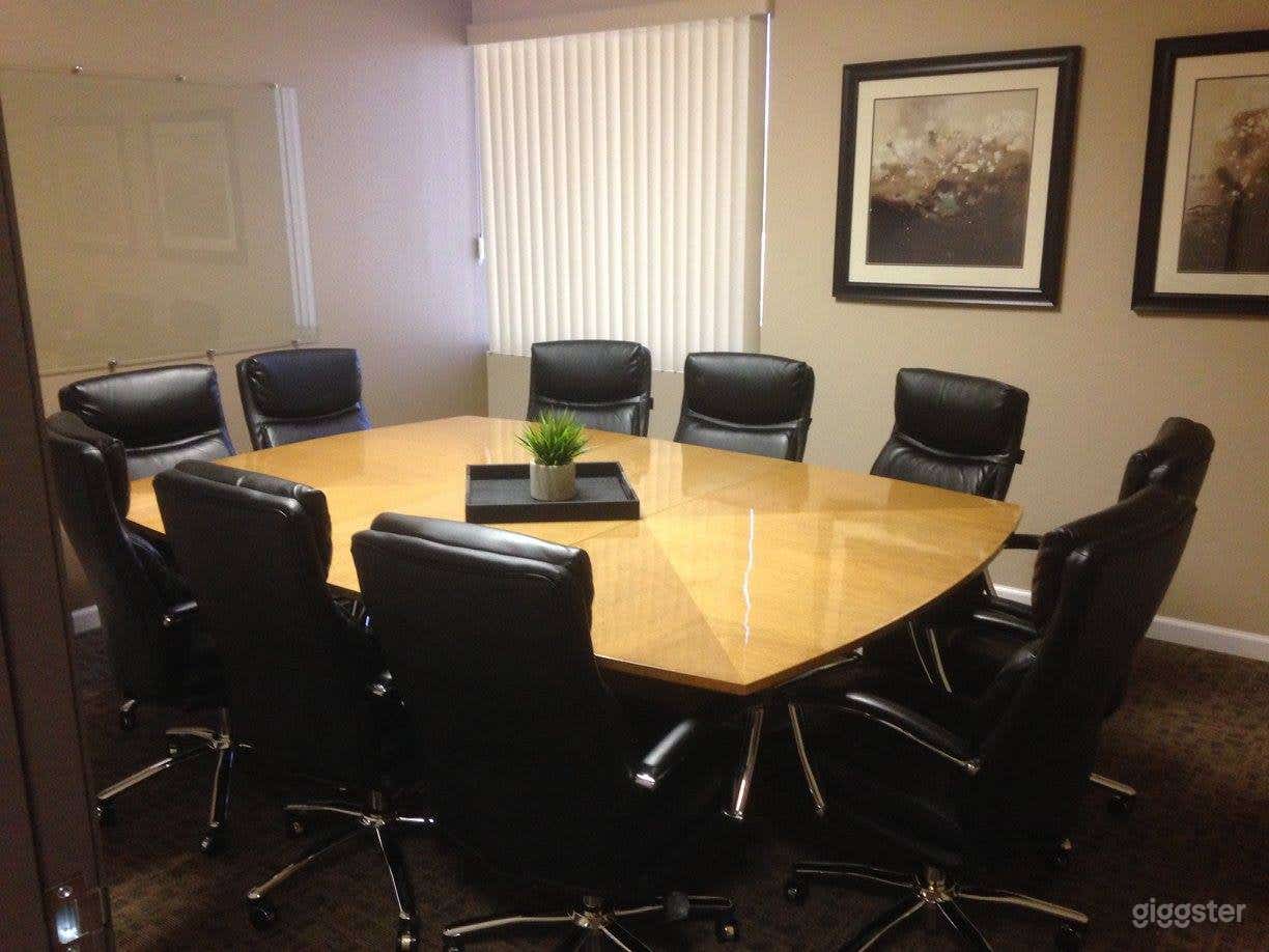 Cambria, 8-Person Conference Room Photo 1